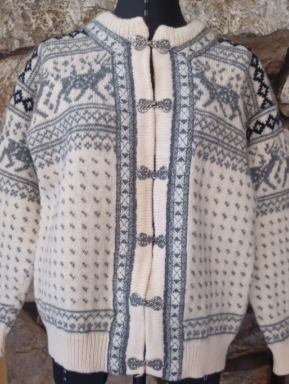 DALE OF NORWAY WOMEN SWEATER
